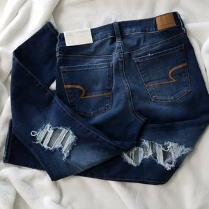 NWT American Eagle Distressed Jean Size 6